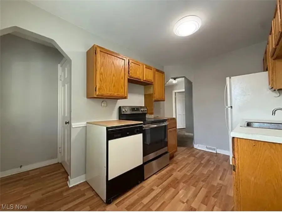 5581 Saxon Drive, Garfield Heights, OH 44125 - Image #3