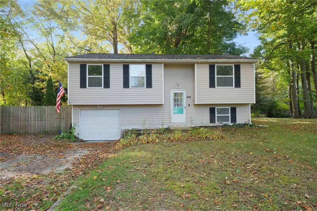 6242 Maxwell Drive, Madison, OH 44057 - Image #1