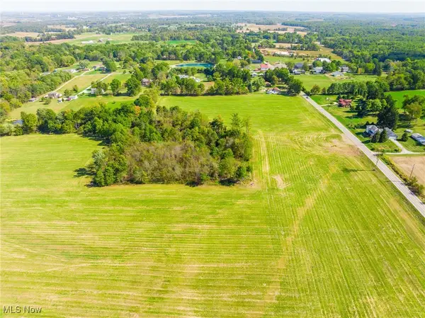 11756 Elton Sw Street, Navarre, OH 44662