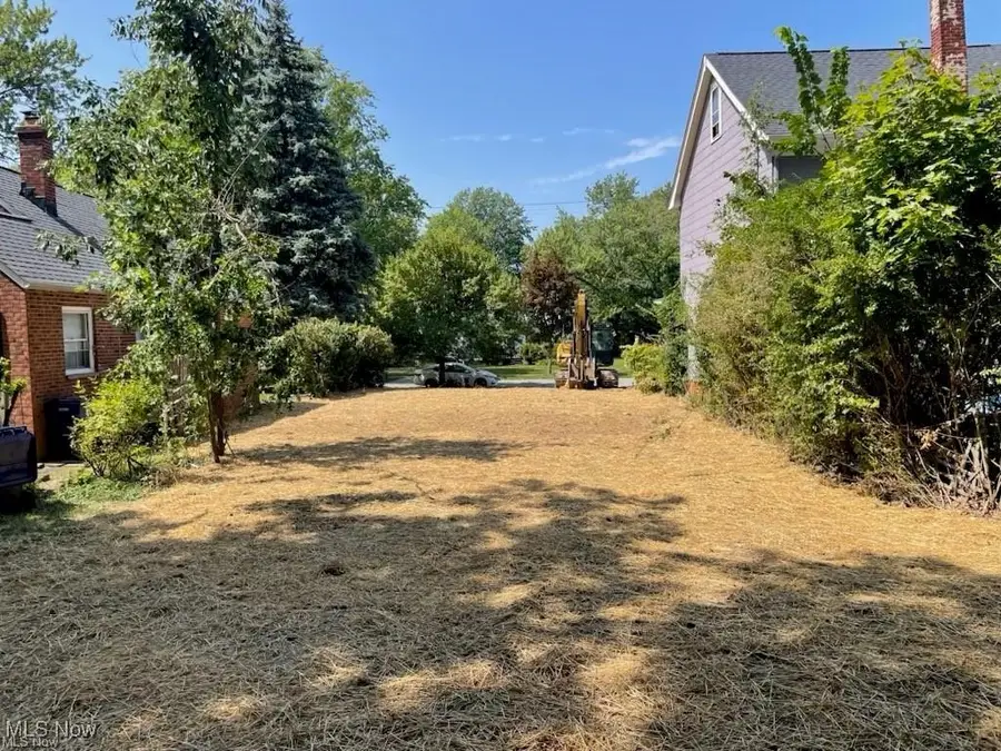 1005 Woodview Road, Cleveland Heights, OH 44121 - Image #3