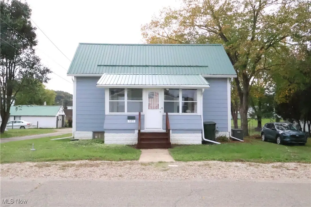 325 Pearl Street, Newcomerstown, OH 43832 - Image #1