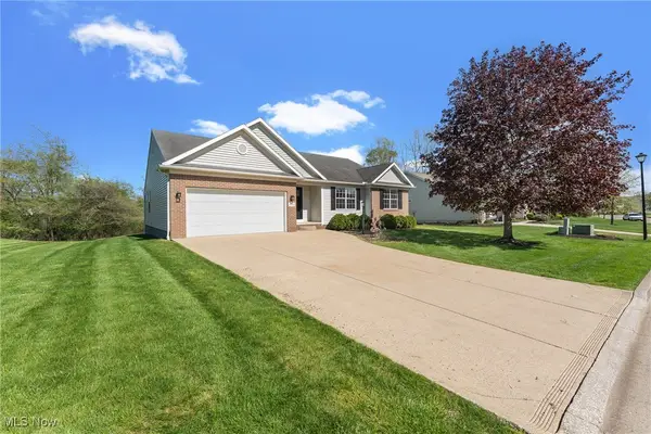 4662 Helmsworth Ne Drive, Canton, OH 44714