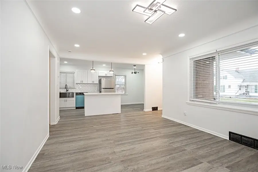 10718 Vernon Avenue, Garfield Heights, OH 44125 - Image #3