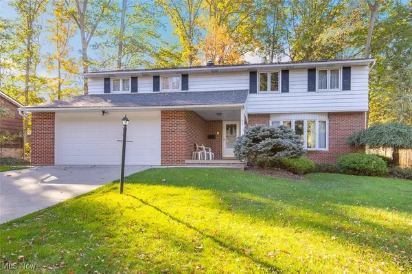 8501 Pin Oak Drive, Parma, OH 44130