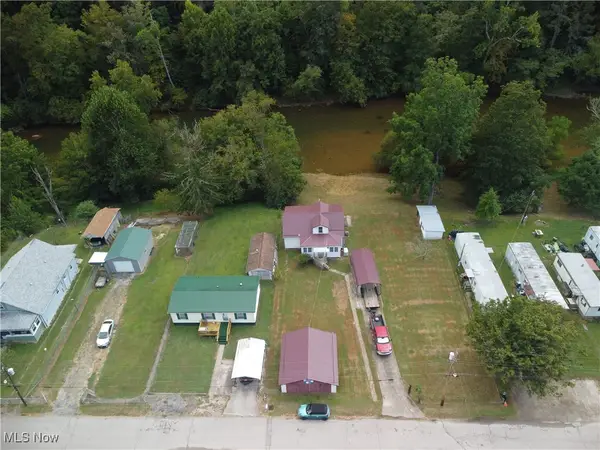 385 Center Street, Clay, WV 25043