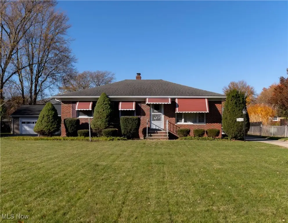 6560 Mackenzie Road, North Olmsted, OH 44070 - Image #1