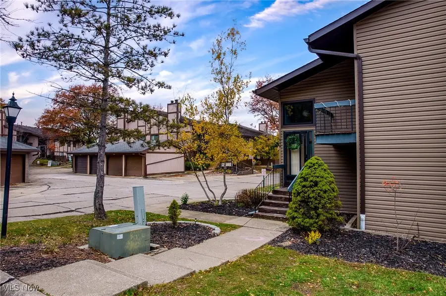 848 Kirkwall Drive, Copley, OH 44321 - Image #2