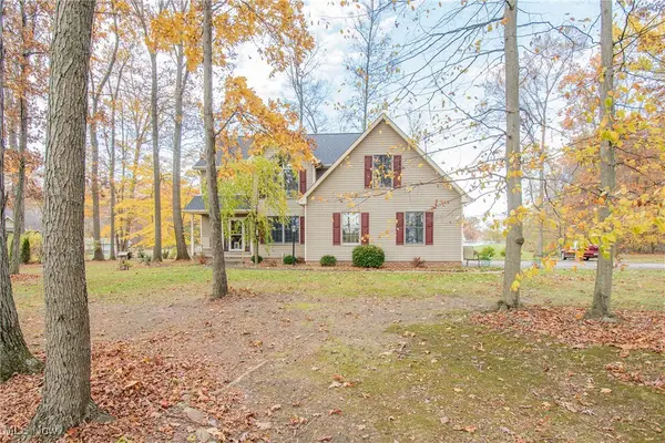 700 Stillwater Drive, Deerfield, OH 44411