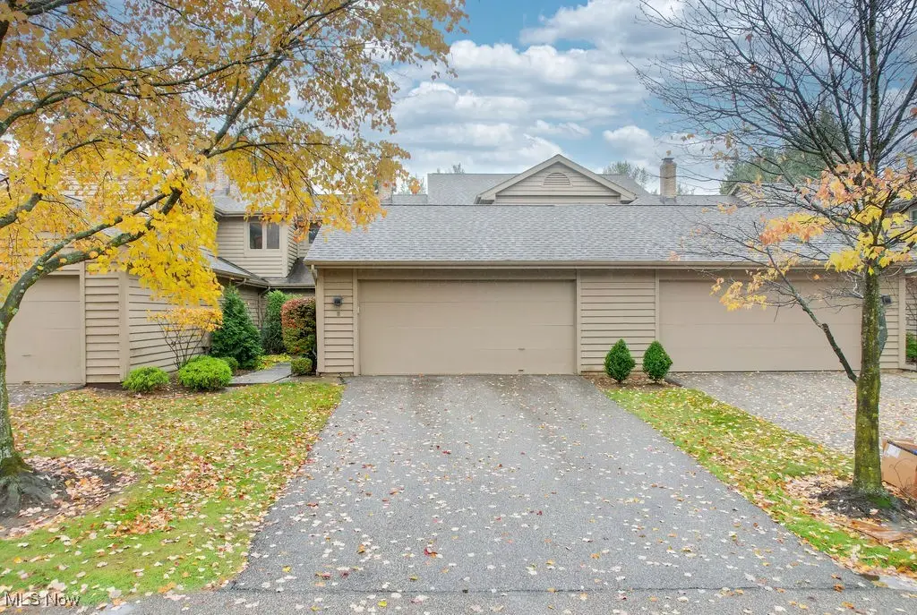 18 Dorset Court, Beachwood, OH 44122 - Image #1