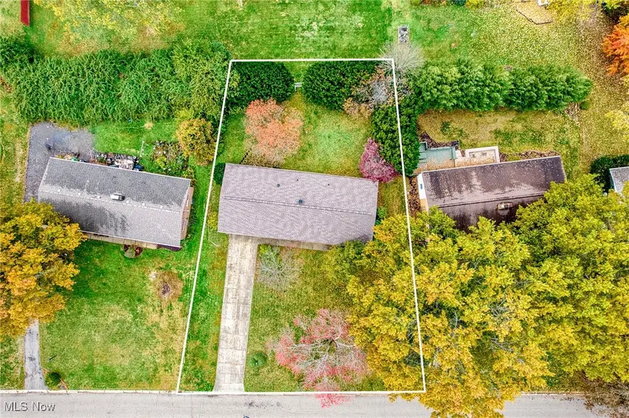 221 Briar Ne Avenue, North Canton, OH 44720 - Image #3