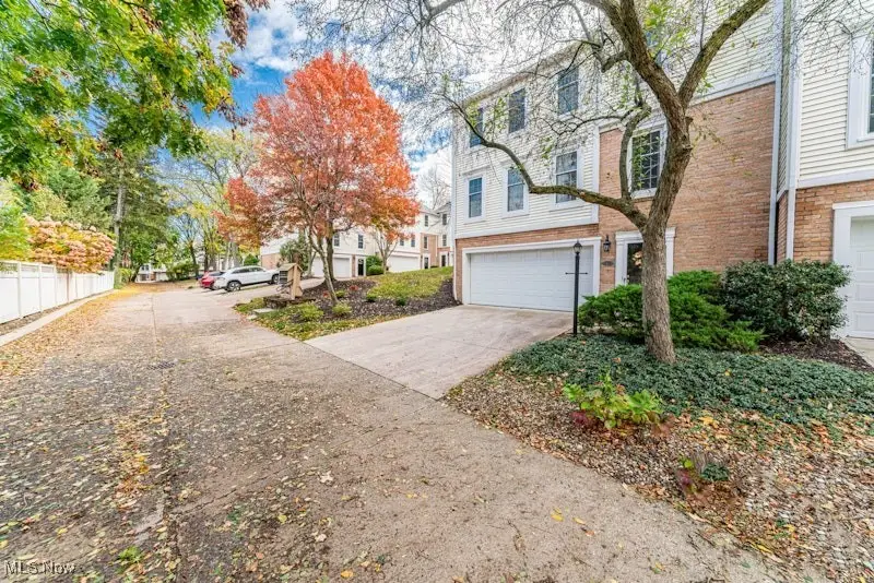 121 Cliffside Commons, Rocky River, OH 44116 - Image #2