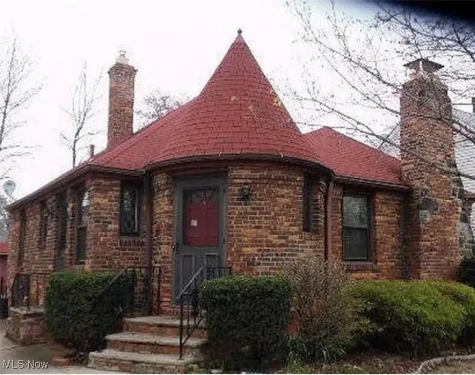 16212 Elsienna Avenue, Cleveland, OH 44135 - Image #1