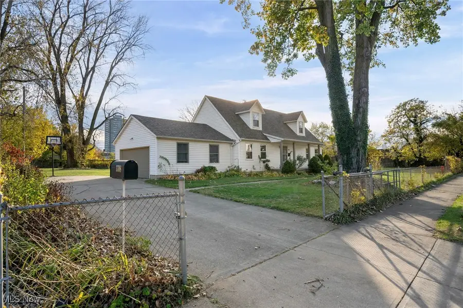 5708 Quimby Avenue, Cleveland, OH 44103 - Image #3