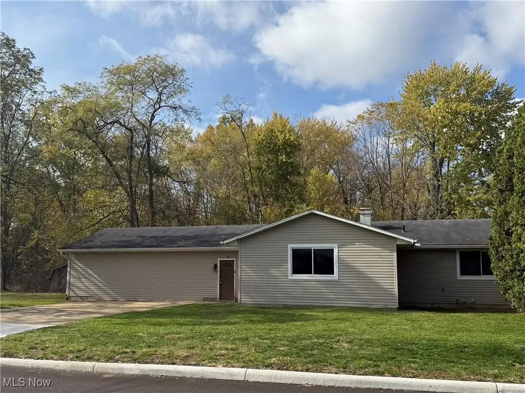 215 21st Se Street, Massillon, OH 44646 - Image #1