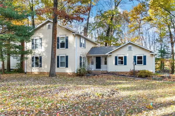 6593 Amblewood Nw Street, Canton, OH 44718