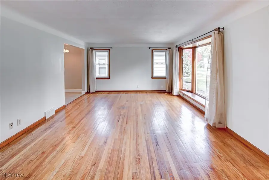 7334 Greenleaf Avenue, Parma, OH 44130 - Image #2