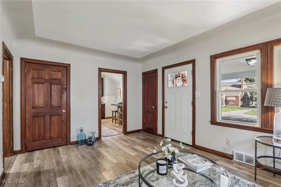 512 S Hazelwood Avenue, Youngstown, OH 44509 - Image #2