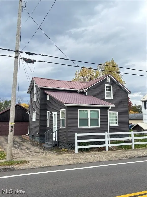 5337 State Route 516 Nw, Dover, OH 44622