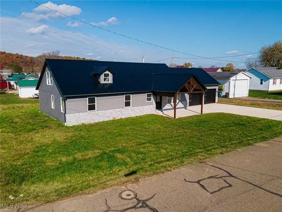 950 Beech Street, Newcomerstown, OH 43832 - Image #3