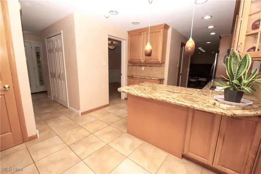 8094 Rolling Brook Road, Sagamore Hills, OH 44067 - Image #2