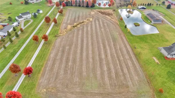 Manchester Nw Avenue, Lawrence, OH 44647