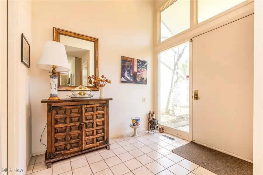 5 Hampshire Court, Beachwood, OH 44122 - Image #2