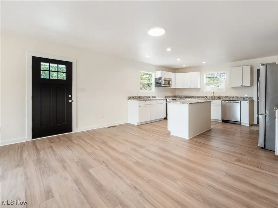 2425 S Pleasant Grove Road, Zanesville, OH 43701 - Image #2