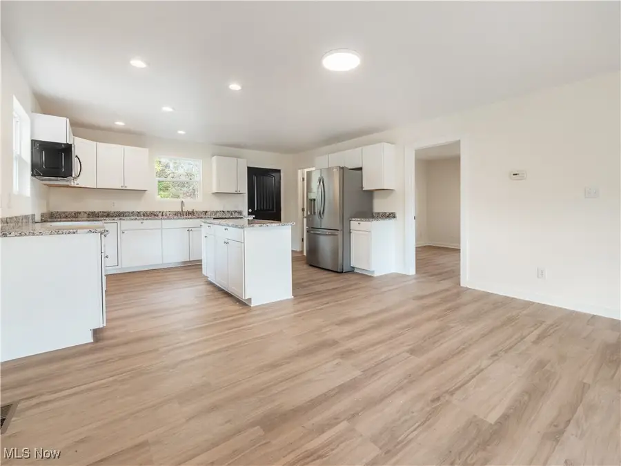 2425 S Pleasant Grove Road, Zanesville, OH 43701 - Image #3