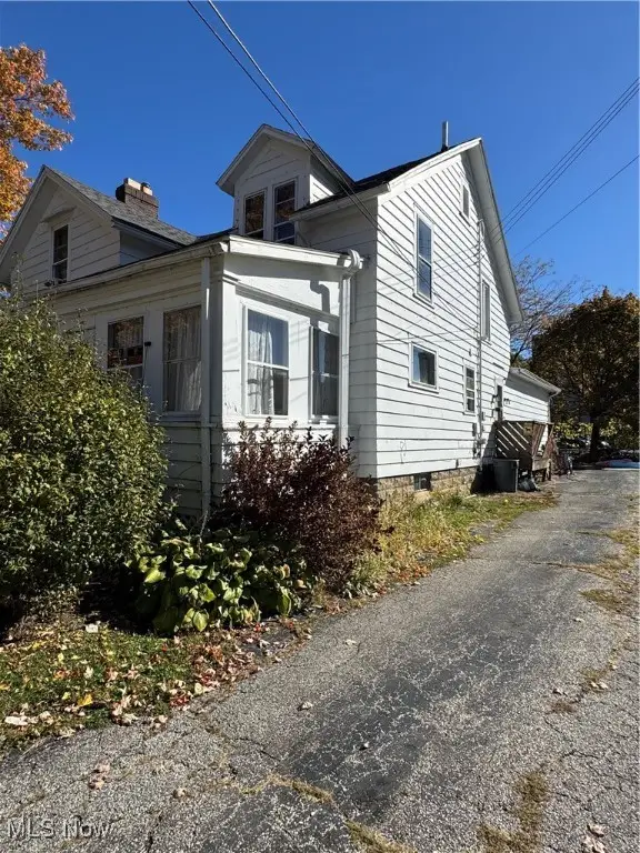 378 W 35th Street, Ashtabula, OH 44004 - Image #2