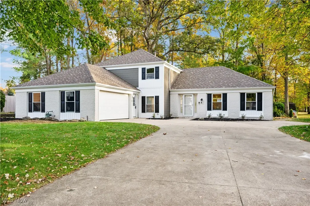 20121 Driftwood Court, Strongsville, OH 44149 - Image #1
