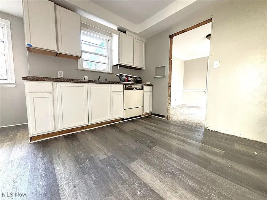 16109 Delrey Avenue, Cleveland, OH 44128 - Image #2