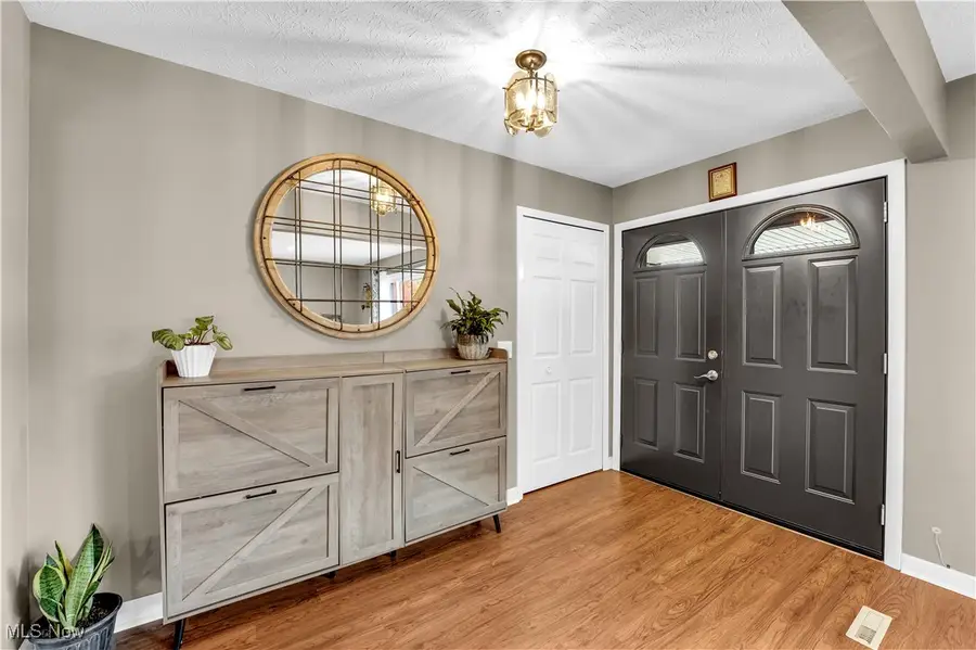 11900 Rolling Meadow Lane, North Royalton, OH 44133 - Image #2