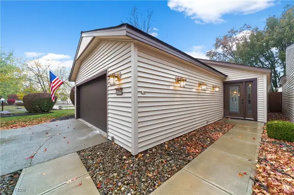 32996 Fern Tree Lane, North Ridgeville, OH 44039