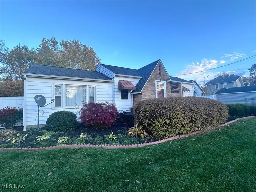 417 Otis Se Court, Girard, OH 44420 - Image #2