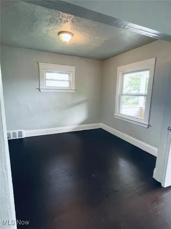 9409 Mount Auburn Avenue, Cleveland, OH 44104 - Image #3