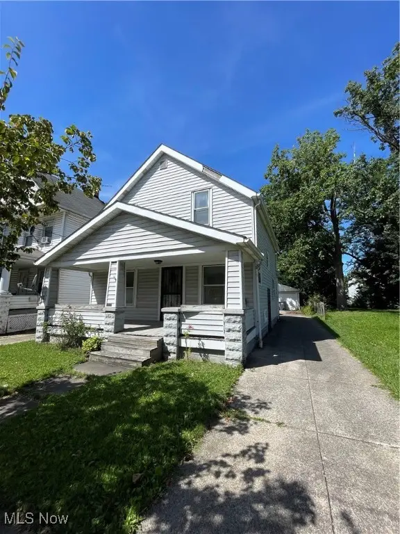 6825 Clement Avenue, Cleveland, OH 44105