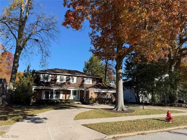 9474 Stoney Creek Lane, Parma Heights, OH 44130