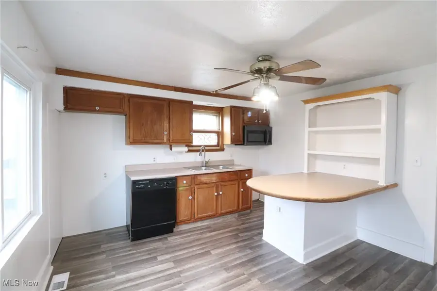 112 Brooklyn Avenue, Creston, OH 44217 - Image #2