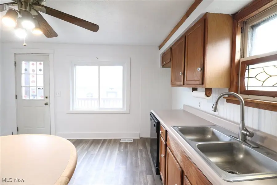 112 Brooklyn Avenue, Creston, OH 44217 - Image #3