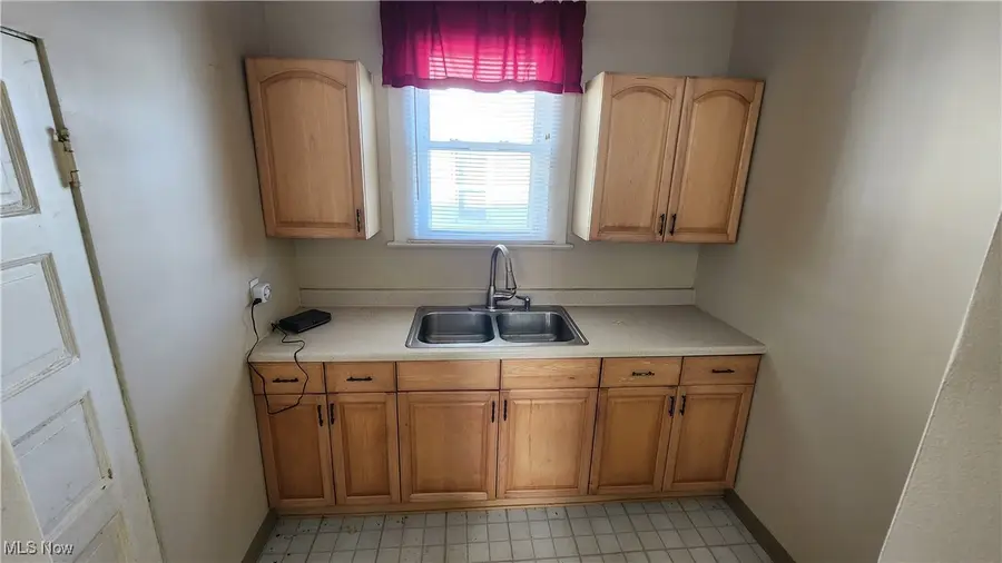 3613 E 46th Street, Cleveland, OH 44105 - Image #2