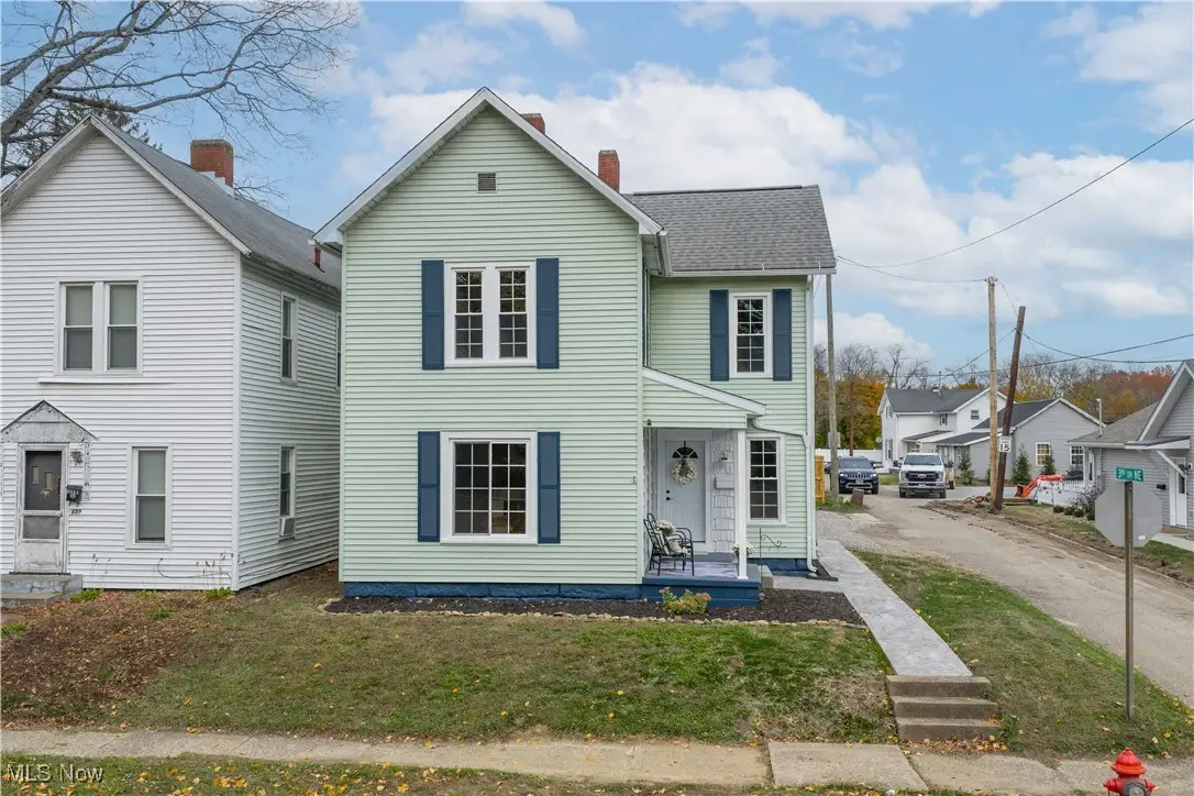 341 Ray Ne Avenue, New Philadelphia, OH 44663 - Image #1