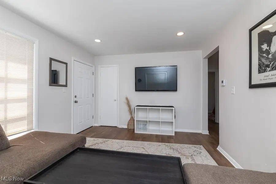 8018 Pinegrove Avenue, Parma, OH 44129 - Image #2