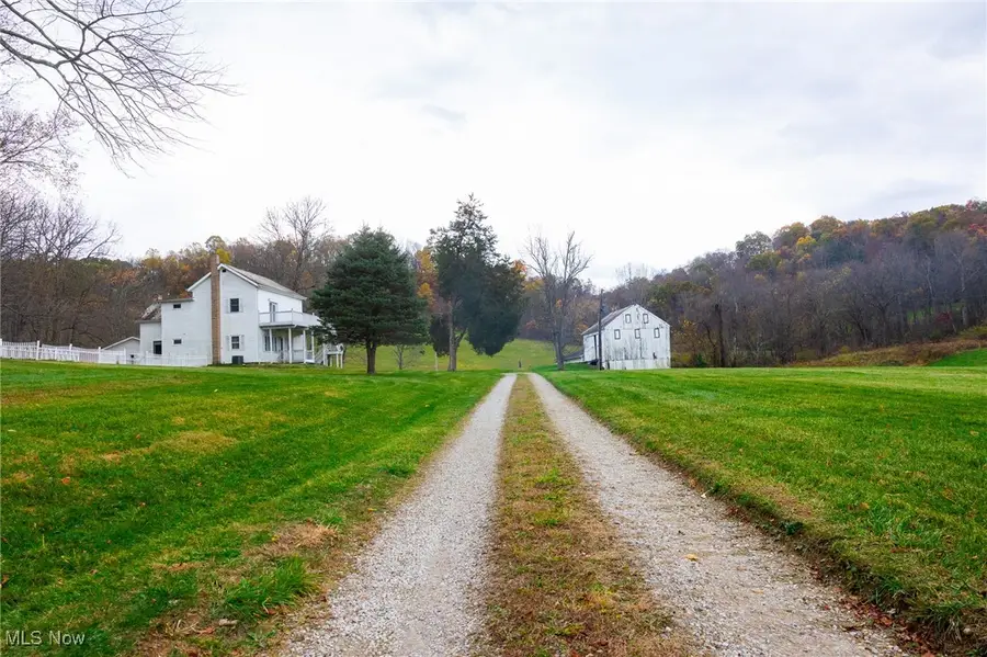 8898 Pleasant Valley Se Road, Uhrichsville, OH 44683 - Image #2