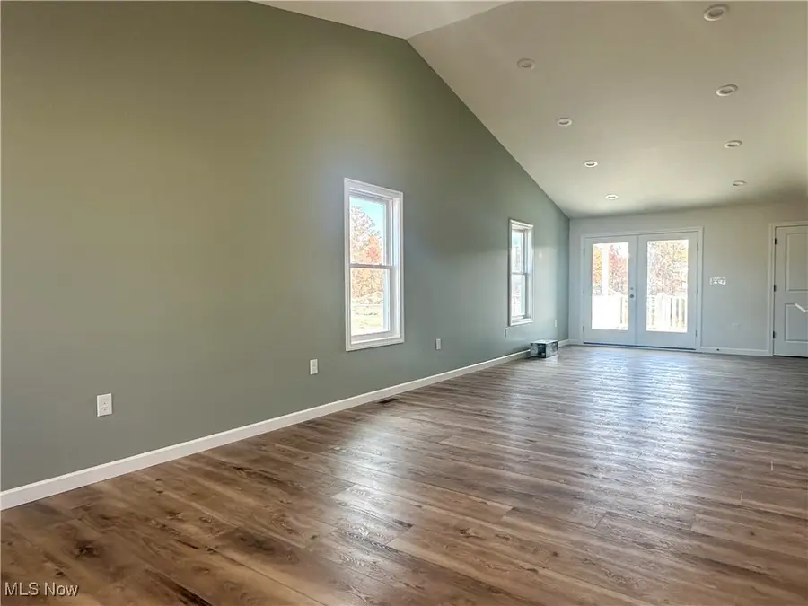 261 Potters Circle, Girard, OH 44420 - Image #2