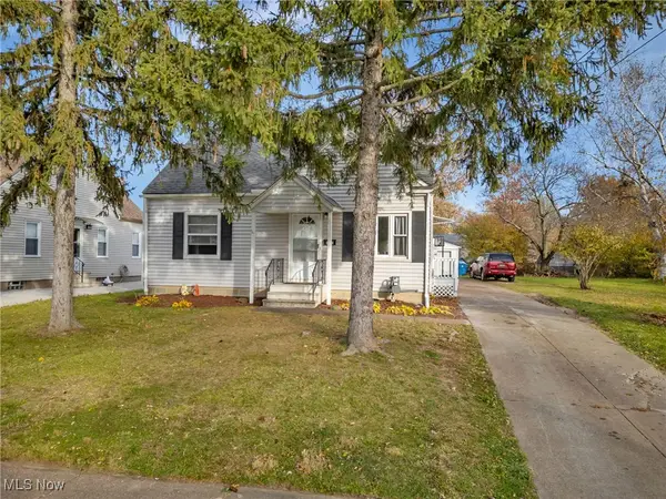 967 Warwick Drive, Sheffield Lake, OH 44054