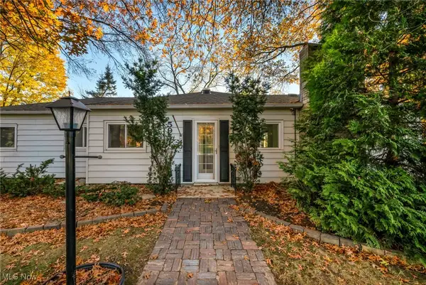 5951 Rockport Lane, Fairview Park, OH 44126