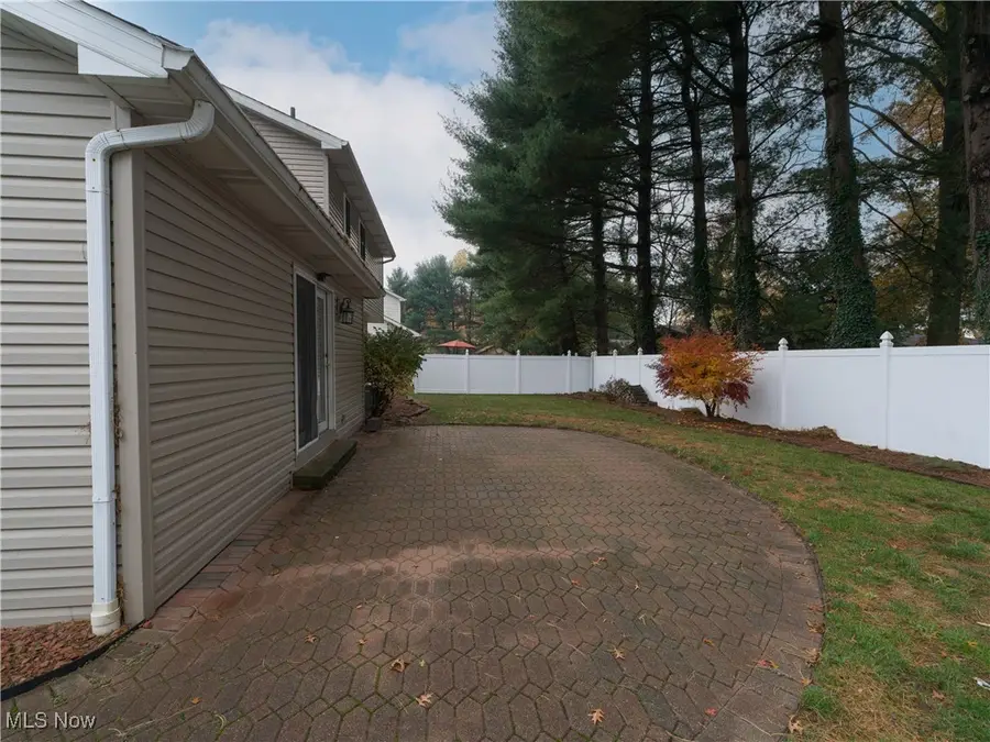 130 Pinedale Drive, Dover, OH 44622 - Image #3