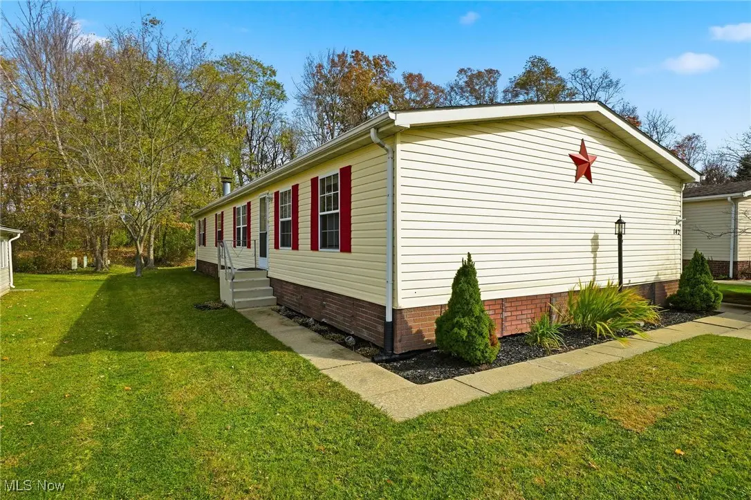 142 Oaktree Lane, Hiram, OH 44234 - Image #1