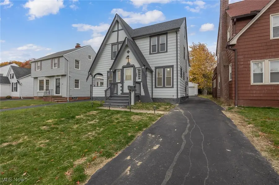 939 Vineshire Road, Cleveland Heights, OH 44121 - Image #2