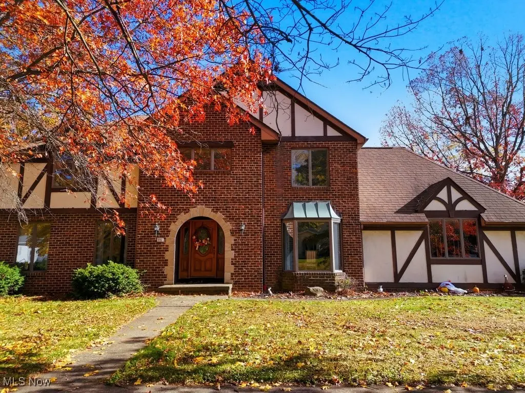 951 S Azalea Boulevard, Barberton, OH 44203 - Image #1